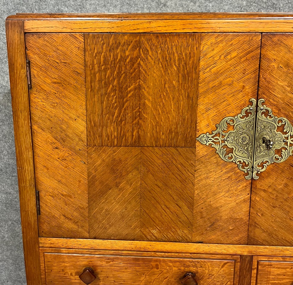 Maples & Co. Oak Linen Cupboard View VIII