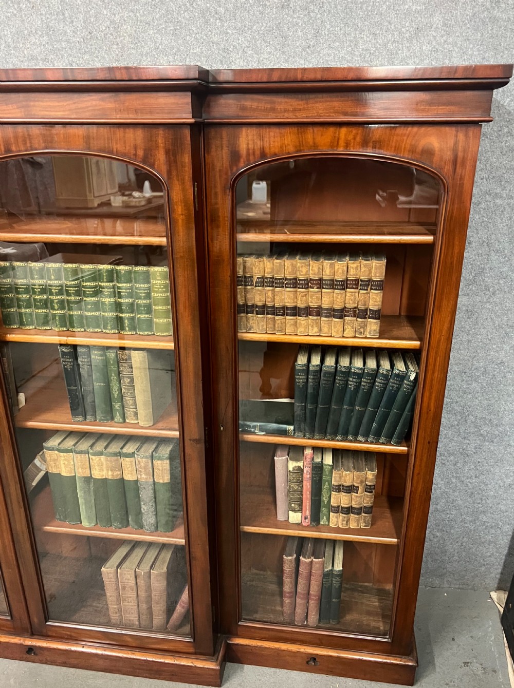Substantial Victorian Mahogany Breakfront Bookcase View IV