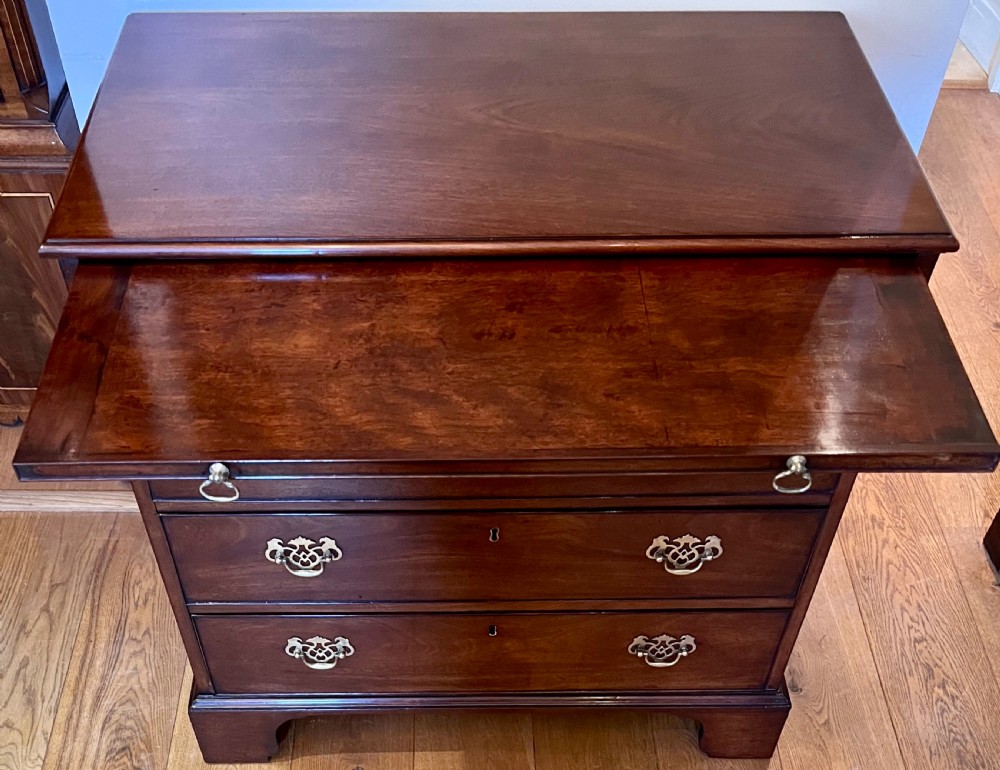 Good Quality Small George III Mahogany Slide Chest of Drawers View III