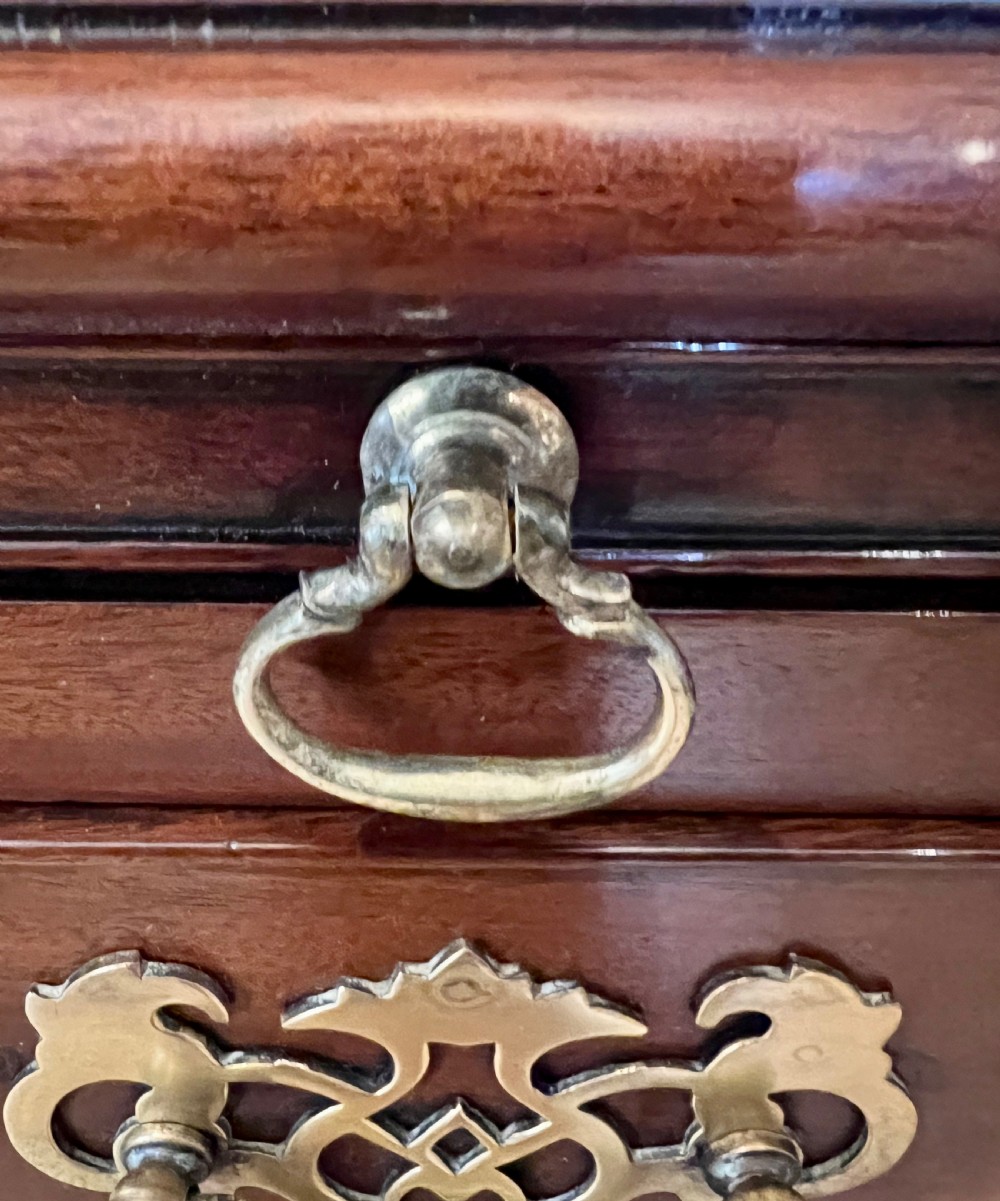 Good Quality Small George III Mahogany Slide Chest of Drawers View X
