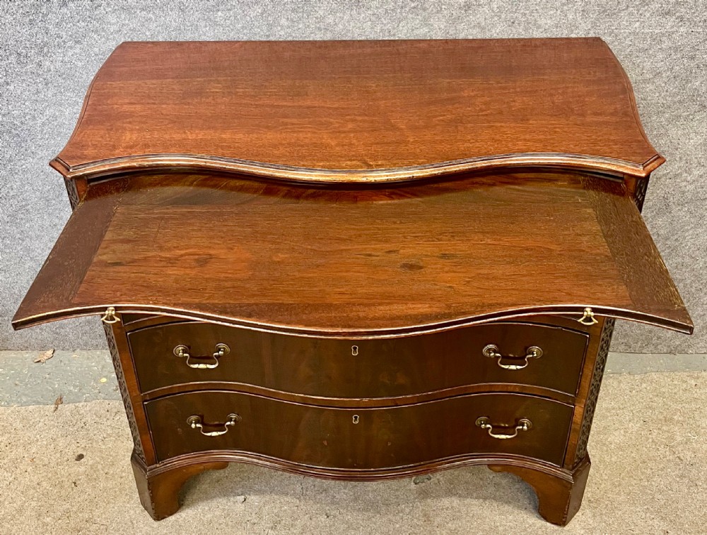 Antique Figured Mahogany Serpentine Shaped Chest of Drawers View VI