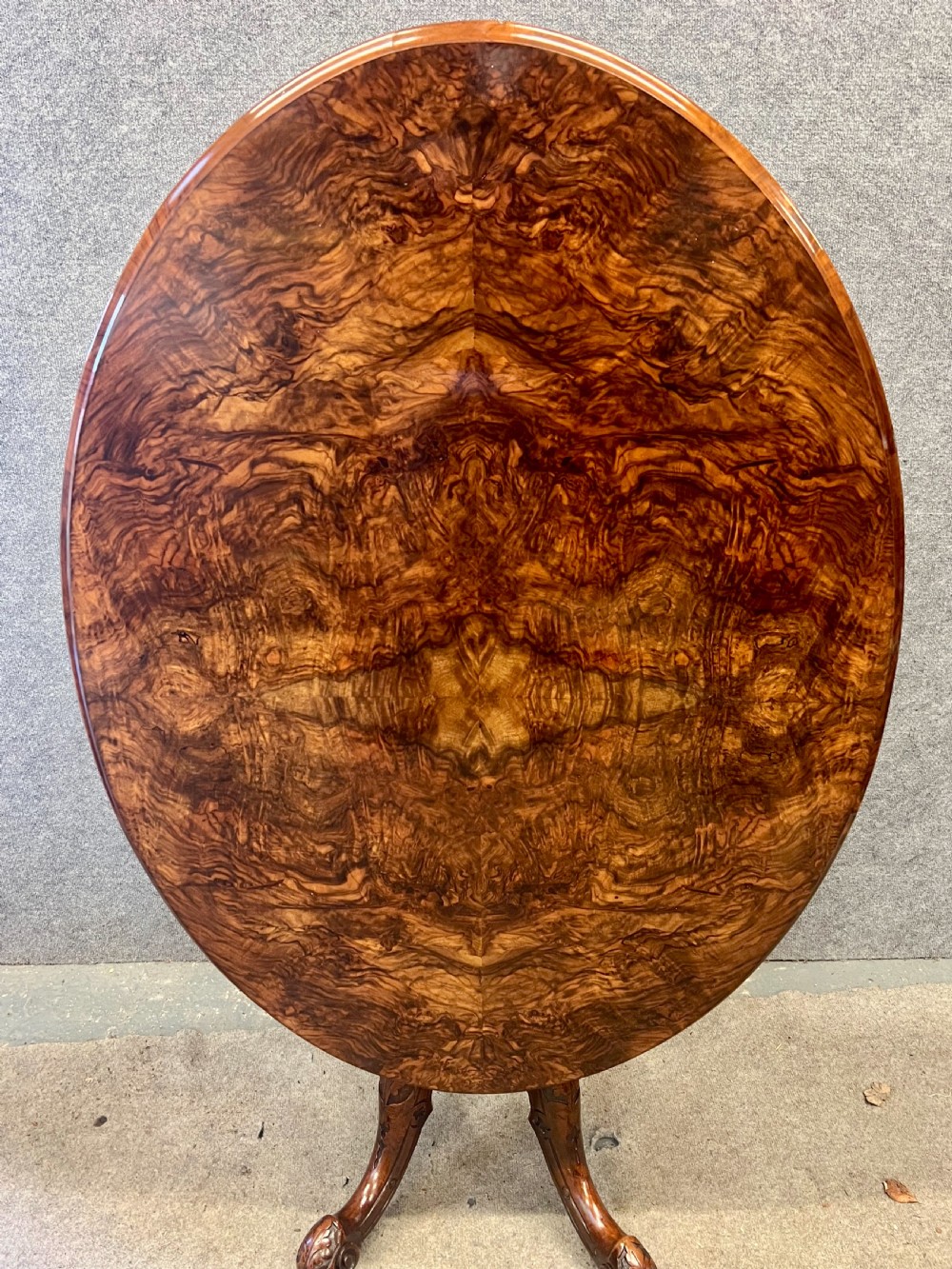 Small Victorian Beautifully Figured Walnut Oval Loo Centre or Dining Table View II