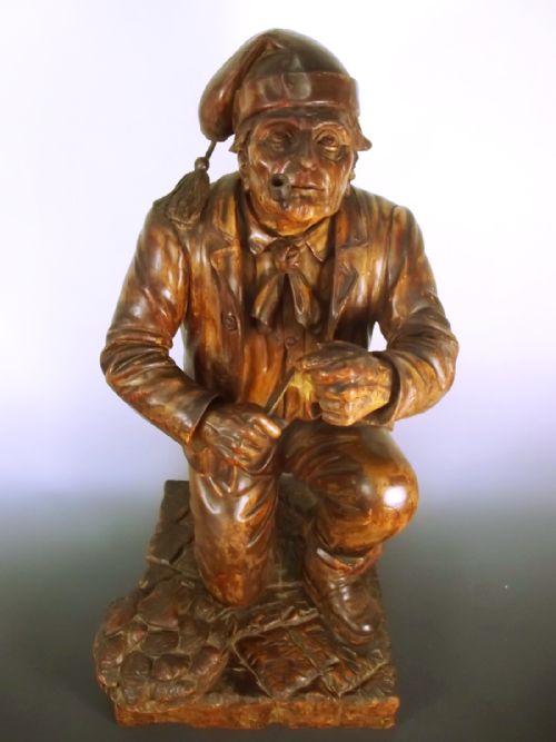 19TH CENTURY CARVED FRUIT WOOD OYSTER SELLER - ADDITIONAL PHOTO 1