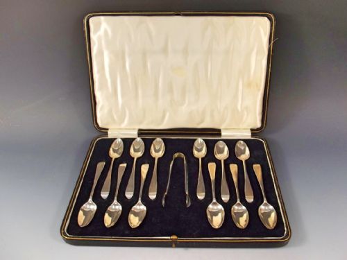 boxed set hallmarked silver tea spoons tongs - CATEGORY: ANTIQUE SILVER - DATED 1930