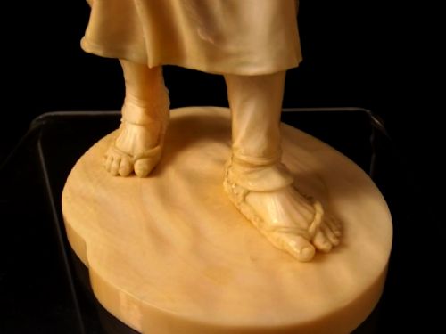 JAPANESE MEIJI PERIOD IVORY OKIMONO OF A FRUIT HARVESTER - ADDITIONAL PHOTO 7