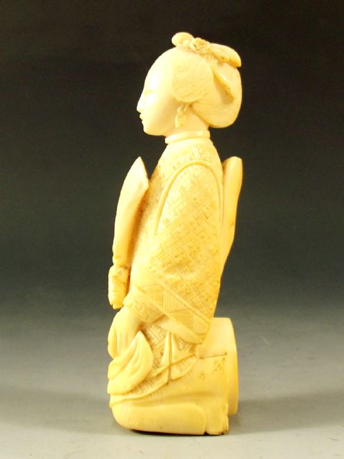 19TH CENTURY CHINESE CARVED IVORY CANE HANDLE - ADDITIONAL PHOTO 1