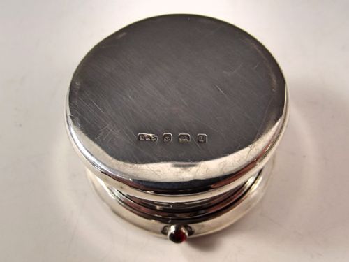 ENGLISH HALLMARKED SILVER TORTOISESHELL PILL BOX 1910 - ADDITIONAL PHOTO 3