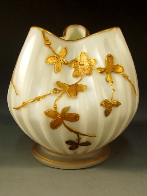STOURBRIDGE SATIN GLASS POSY BOWL WITH GILT DECORATION - ADDITIONAL PHOTO 2