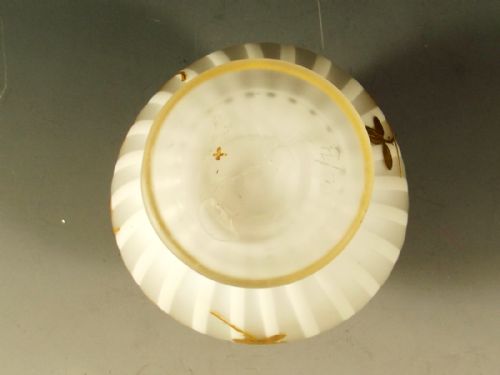 STOURBRIDGE SATIN GLASS POSY BOWL WITH GILT DECORATION - ADDITIONAL PHOTO 4