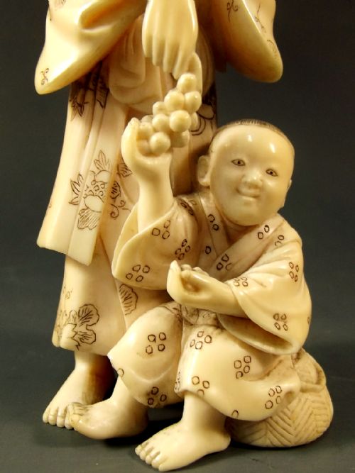 JAPANESE MEIJI PERIOD IVORY CHICKEN FARMER OKIMONO - ADDITIONAL PHOTO 5