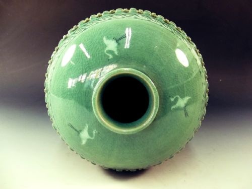 KOREAN CELADON RETICULATED PORCELAIN CRANE VASE C1910 - ADDITIONAL PHOTO 1