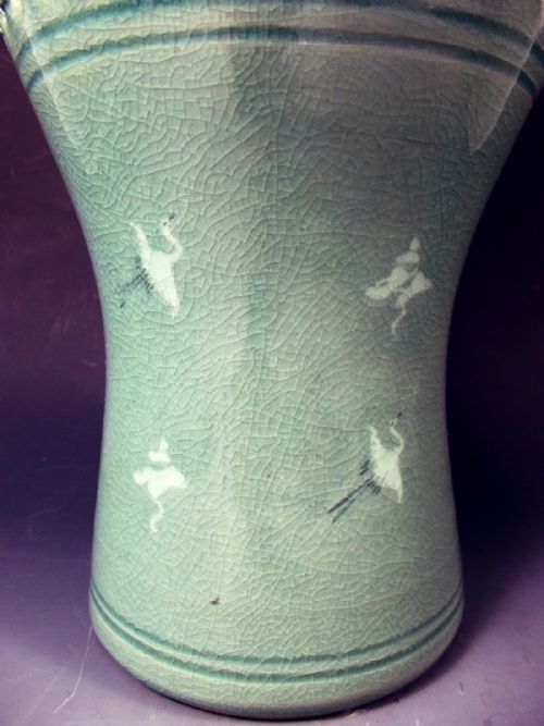 KOREAN CELADON RETICULATED PORCELAIN CRANE VASE C1910 - ADDITIONAL PHOTO 2