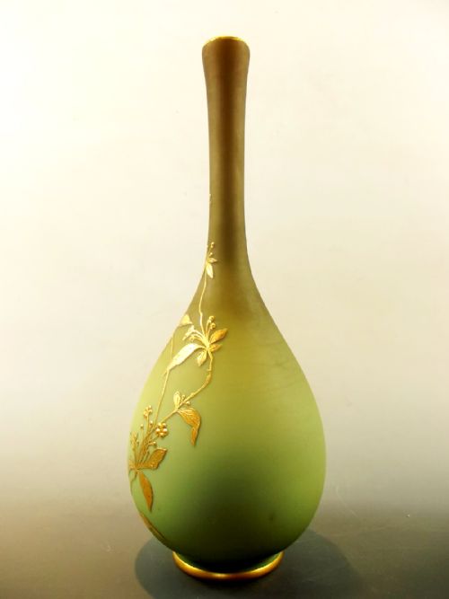 THOMAS WEBB GLASS VASE WITH GILT DECORATION - ADDITIONAL PHOTO 1