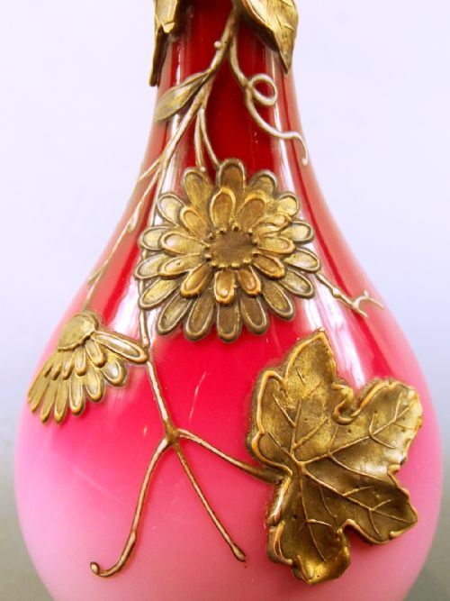 HARRACH PEACHBLOW GLASS VASE RAISED GILT DECORATION - ADDITIONAL PHOTO 3