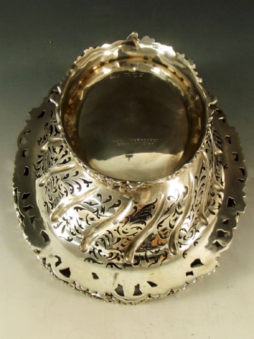 HALLMARKED STERLING SILVER PIERCED BASKET 1913 - ADDITIONAL PHOTO 4