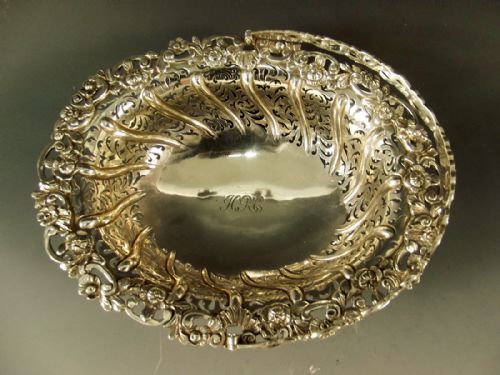 HALLMARKED STERLING SILVER PIERCED BASKET 1913 - ADDITIONAL PHOTO 7
