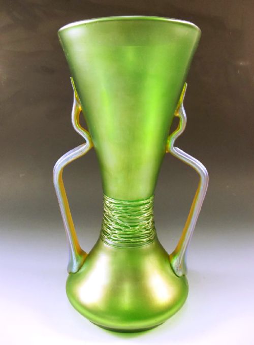 LARGE LOETZ IRIDESCENT GREEN GLASS VASE C1900 - ADDITIONAL PHOTO 3