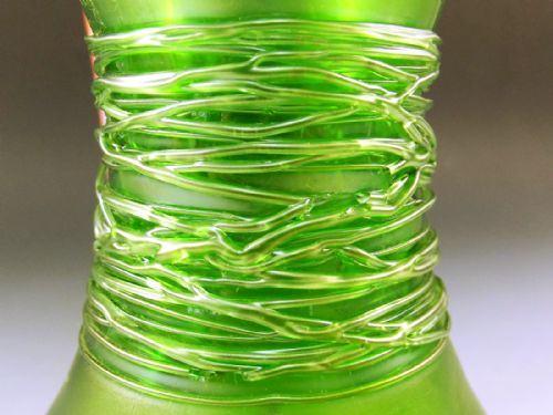 LARGE LOETZ IRIDESCENT GREEN GLASS VASE C1900 - ADDITIONAL PHOTO 5