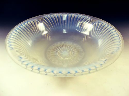 r lalique opalescent glass montigny bowl - CATEGORY: ANTIQUE GLASS - DATED 1930
