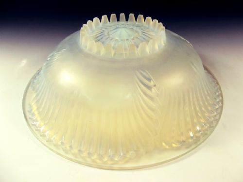 R LALIQUE OPALESCENT GLASS MONTIGNY BOWL - ADDITIONAL PHOTO 3