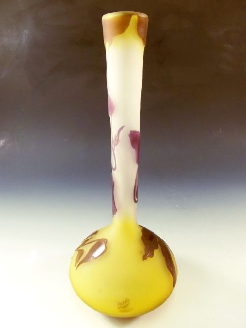 EMILE GALLE 3 COLOUR CLEMATIS CAMEO GLASS VASE C1900 - ADDITIONAL PHOTO 2