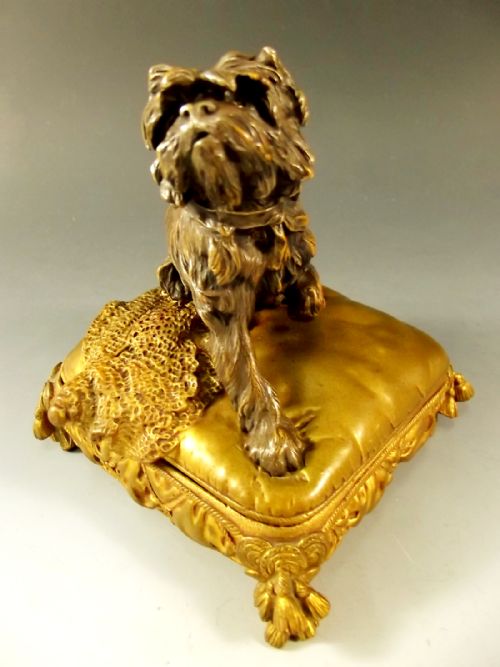 19TH CENTURY FRENCH ORMOLU TERRIER DOG TRINKET BOX - ADDITIONAL PHOTO 1