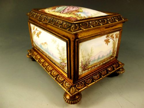 LARGE 19TH CENTURY FRENCH ENAMEL ORMOLU CASKET - ADDITIONAL PHOTO 3