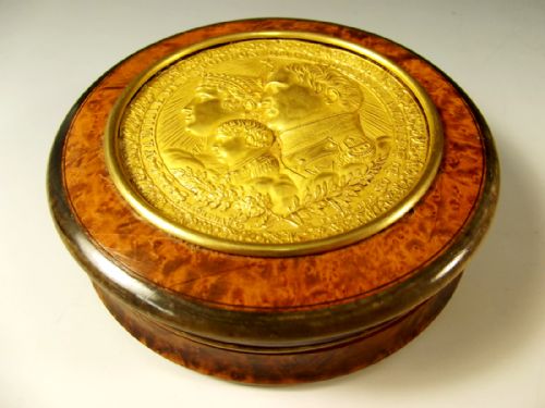 french pressed burr maple tortoiseshell gilt metal snuff box - CATEGORY: ANTIQUE BOXES - DATED 1800