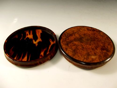 FRENCH PRESSED BURR MAPLE TORTOISESHELL GILT METAL SNUFF BOX - ADDITIONAL PHOTO 4
