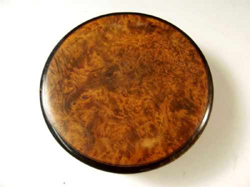 FRENCH PRESSED BURR MAPLE TORTOISESHELL GILT METAL SNUFF BOX - ADDITIONAL PHOTO 5