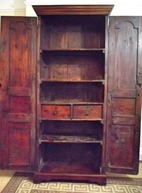 EARLY 18TH CENTURY WALNUT CONTINENTAL CUPBOARD WITH DRAWERS - ADDITIONAL PHOTO 2