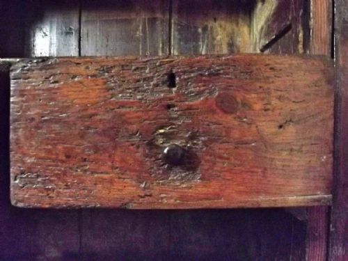 EARLY 18TH CENTURY WALNUT CONTINENTAL CUPBOARD WITH DRAWERS - ADDITIONAL PHOTO 7