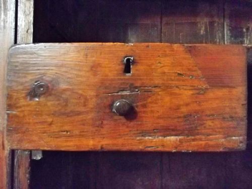 EARLY 18TH CENTURY WALNUT CONTINENTAL CUPBOARD WITH DRAWERS - ADDITIONAL PHOTO 8