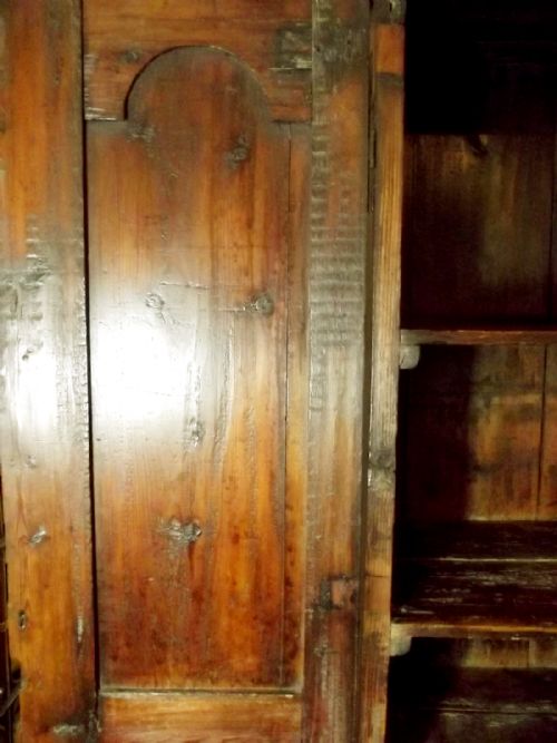 EARLY 18TH CENTURY WALNUT CONTINENTAL CUPBOARD WITH DRAWERS - ADDITIONAL PHOTO 9
