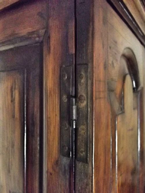 EARLY 18TH CENTURY WALNUT CONTINENTAL CUPBOARD WITH DRAWERS - ADDITIONAL PHOTO 10