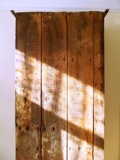 EARLY 18TH CENTURY WALNUT CONTINENTAL CUPBOARD WITH DRAWERS - ADDITIONAL PHOTO 13