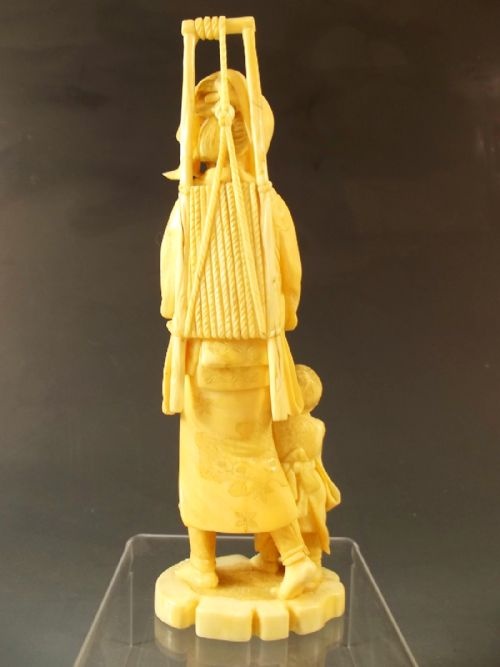 JAPANESE MEIJI PERIOD IVORY WOMAN CHILD OKIMONO - ADDITIONAL PHOTO 3