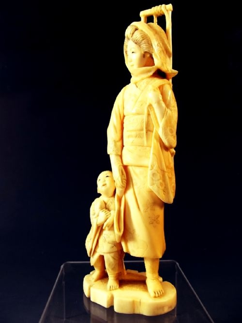 JAPANESE MEIJI PERIOD IVORY WOMAN CHILD OKIMONO - ADDITIONAL PHOTO 4