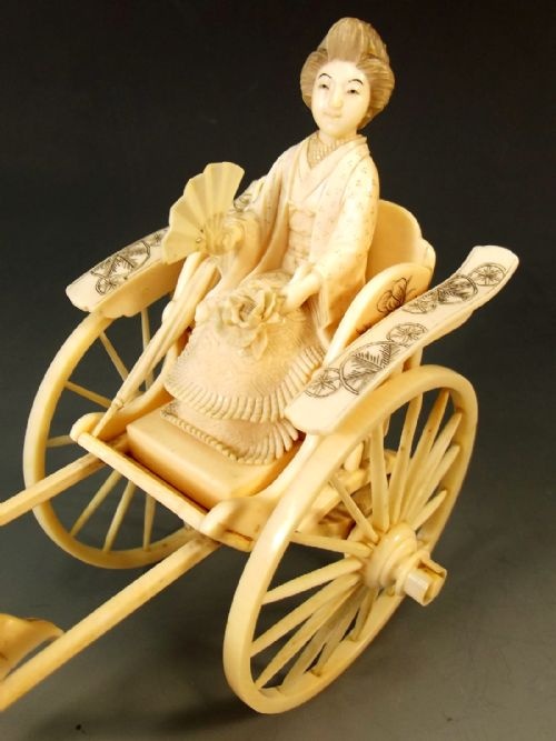 JAPANESE MEIJI PERIOD IVORY BIJIN IN RICKSHAW OKIMONO - ADDITIONAL PHOTO 2