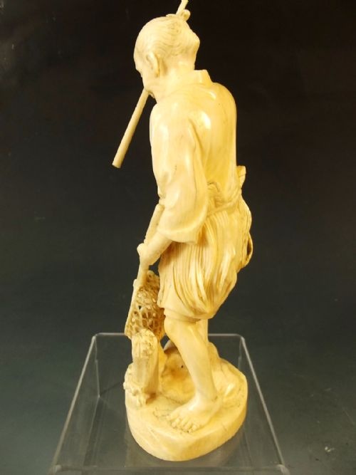 JAPANESE MEIJI PERIOD IVORY FISHERMAN OKIMONO - ADDITIONAL PHOTO 5