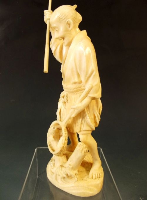 JAPANESE MEIJI PERIOD IVORY FISHERMAN OKIMONO - ADDITIONAL PHOTO 6