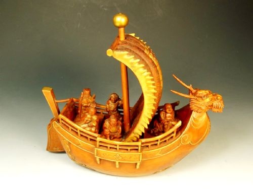 JAPANESE CARVED GILDED HARDWOOD TREASURE BOAT WITH 5 GODS MEIJI PERIOD - ADDITIONAL PHOTO 1