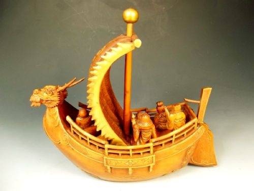JAPANESE CARVED GILDED HARDWOOD TREASURE BOAT WITH 5 GODS MEIJI PERIOD - ADDITIONAL PHOTO 4