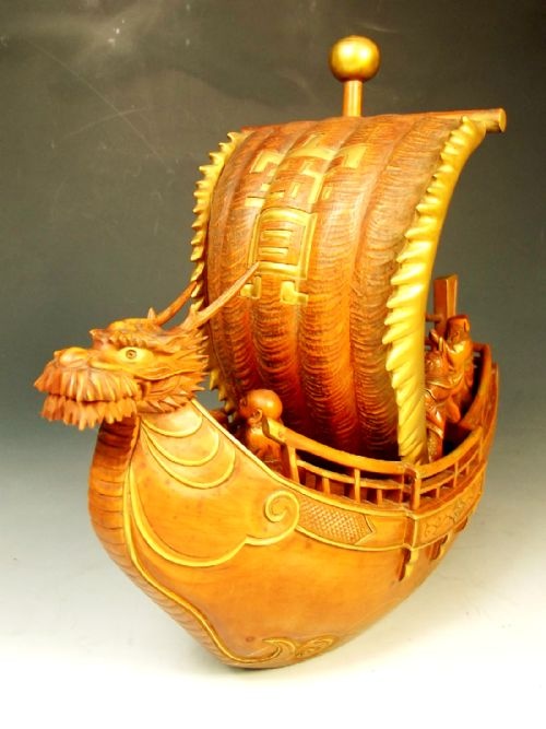 JAPANESE CARVED GILDED HARDWOOD TREASURE BOAT WITH 5 GODS MEIJI PERIOD - ADDITIONAL PHOTO 5