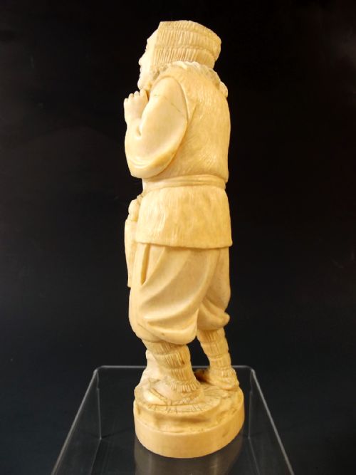 JAPANESE MEIJI PERIOD IVORY HUNTSMAN OKIMONO - ADDITIONAL PHOTO 3