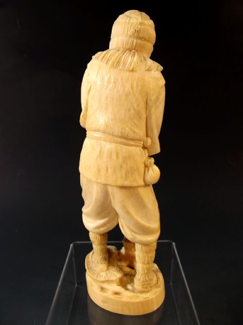 JAPANESE MEIJI PERIOD IVORY HUNTSMAN OKIMONO - ADDITIONAL PHOTO 4