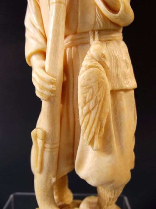 JAPANESE MEIJI PERIOD IVORY HUNTSMAN OKIMONO - ADDITIONAL PHOTO 7