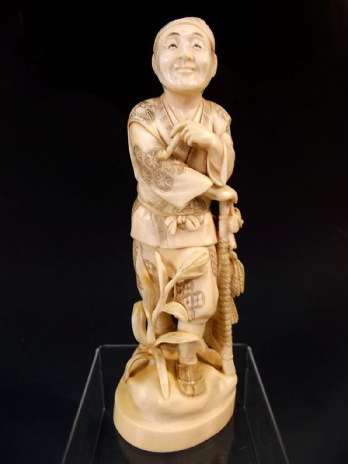 japanese meiji period ivory pipe smoker okimono - CATEGORY: ANTIQUE MISCELLANEOUS - DATED 1890