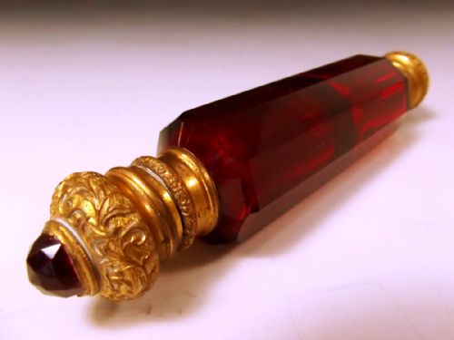 victorian ruby glass double ended scent bottle - CATEGORY: ANTIQUE GLASS - DATED 1870