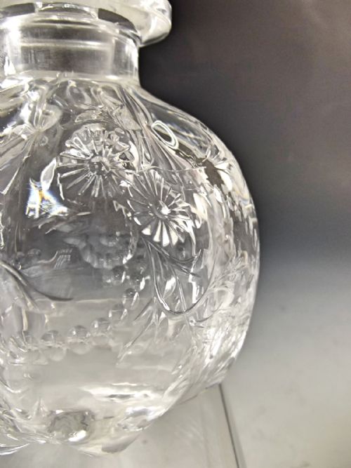 LARGE STEVENS WILLIAMS LOBED CUT GLASS PERFUME BOTTLE - ADDITIONAL PHOTO 1